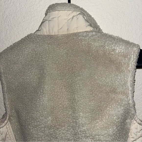 Patagonia Women's Classic Retro-x Fleece Vest Size Medium - Picture 6 of 7